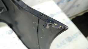 Bara spate este goală și superioară, Chevrolet Volt 16-19, neagră, cu elemente de fixare rupte.