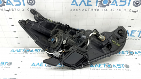 Far stânga față pentru Toyota Prius V 15-17, gol, halogen, necesită lustruire, suport defect