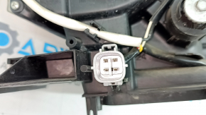 Far stânga față pentru Toyota Prius V 15-17, gol, halogen, necesită lustruire, suport defect