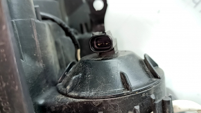 Far stânga față pentru Toyota Prius V 15-17, gol, halogen, necesită lustruire, suport defect
