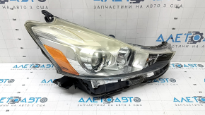 Фара передняя правая Toyota Prius V 15-17, рест, галоген, сломаны крепления, под полировку