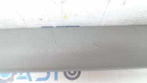 Ornamente prag interior față stânga pentru Toyota Prius V 12-17, gri, zgârieturi