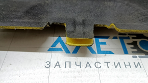 Rupturi de izolație capotă Toyota Prius V 12-17