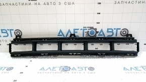 Structura grilei superioare a barei de protecție frontală Jeep Compass 22