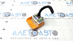 Conector mamă 16-26 pentru cutia de siguranțe de sub capotă a Volvo XC90