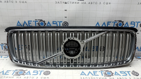 Решетка радиатора grill Volvo XC90 16-19 серая, обрамление хром, под камеру