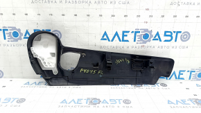 Накладка боковая водительского сидения левая Toyota Prius V 15-17 черная, под механическое, побелел пластик, царапины