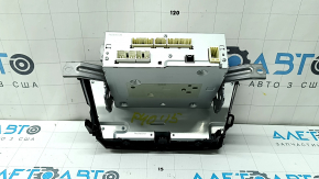 Monitor restaurat Toyota Prius V 15-16 cu zgârieturi