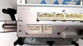 Monitor restaurat Toyota Prius V 15-16 cu zgârieturi