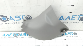 Ornamentul stâlpului stânga jos față pentru un Toyota Prius V 15-17 este gri, plasticul a devenit alb.