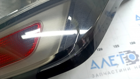 Zgârieturi la farul dreapta de la Chevrolet Volt 16-19