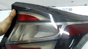 Zgârieturi la farul dreapta de la Chevrolet Volt 16-19