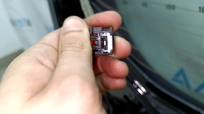 Дверь багажника голая со стеклом Chevrolet Volt 16-19 черный GB8, с проводкой, коррозия