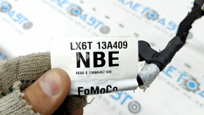 Cablaj pentru hayonul stâng al unui Ford Escape MK4 20 - sub instalația electrică