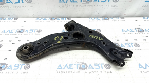 Braț de control stânga față inferior Toyota Prius V 12-17 microfisuri S/B