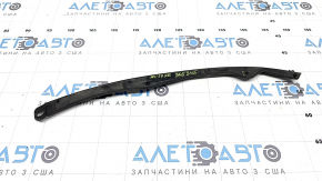 Уплотнитель капота правый Audi A4 B9 17-25 сломано крепление