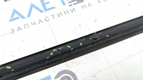Garnitură ușă spate dreapta inferioară pentru Porsche Macan 15-26, elemente de fixare rupte
