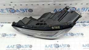 Ansamblu far față stânga pentru Audi A4 B9 17-19 Full LED, zgârieturi, ciobiri, necesită lustruire