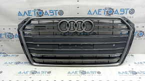 Решетка радиатора в сборе Audi A4 B9 17 с эмблемой, под парктроники, песок, светлый хром, сколы, незаводские отверстия