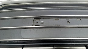 Решетка радиатора в сборе Audi A4 B9 17 с эмблемой, под парктроники, песок, светлый хром, сколы, незаводские отверстия