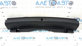 Накладка проема багажника Audi A6 C8 19-25 черная, царапины, сломано крепление