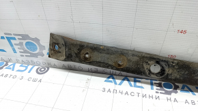 Распорка задней балки Toyota Prius V 12-17 без кронштейна, примята