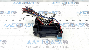 Блок предохранителей подкапотный Toyota Prius V 12-17 без проводки