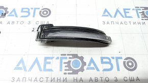 Repetitor semnalizare oglindă stânga pentru Hyundai Sonata 20-23 zgâriat