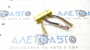 Фишка на модуль srs airbag компьютер подушек безопасности Toyota Prius V 14-16