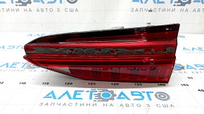 Фонарь внутренний крышка багажника правый Audi A6 C8 19-25 под анимацию, скол