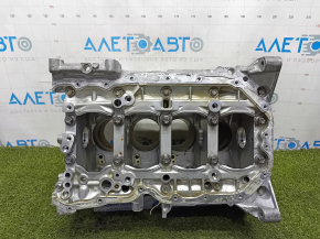 Блок цилиндров голый Mazda CX-30 20-24 2.5 под расточку и гильзовку