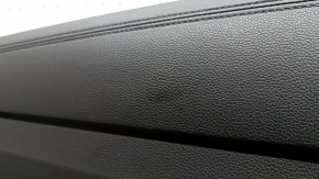 Bord negru VW Jetta 25-26 cu AIRBAG, necesită curățare, suport defect