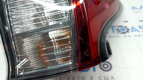 Фонарь верхний крыло правый Toyota Prius 50 19-22 в клее, царапины