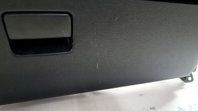 Bord negru Toyota Prius 50 17-22 cu airbag, crăpătură în suport, zgârieturi pe torpedou