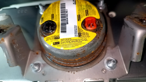 Bord negru Toyota Prius 50 17-22 cu airbag, crăpătură în suport, zgârieturi pe torpedou