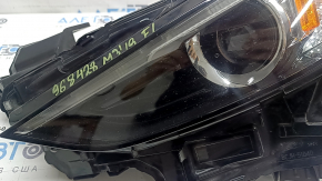 Ansamblu far xenon față stânga Mazda 3 19-23, necesită lustruire, lacul se exfoliază