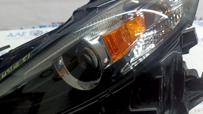 Ansamblu far xenon față stânga Mazda 3 19-23, necesită lustruire, lacul se exfoliază
