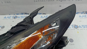 Ansamblu far xenon față stânga Mazda 3 19-23, necesită lustruire, lacul se exfoliază