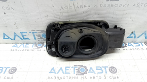 Корпус лючка бензобака Audi A6 C8 19-25 надорван уплотнитель
