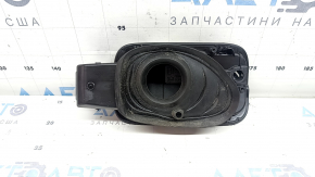 Корпус лючка бензобака Audi A4 B9 17-25 надломано крепление