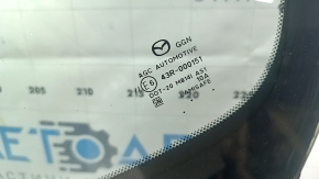 Parbriz Mazda 3 19-23 cu cameră și senzor de ploaie, fabricat în Japonia, guri de ventilație pe margine, ciobiri, zgârieturi