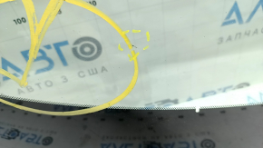 Parbriz Mazda 3 19-23 cu cameră și senzor de ploaie, fabricat în Japonia, guri de ventilație pe margine, ciobiri, zgârieturi