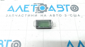 Плафон освещения пространства ног пассажира Audi Q5 80A 18-25