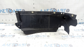Căptușeală aripă stânga față, partea din față a unui Audi A4 B9 17-25, crăpături, suport rupt
