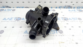 Корпус термостата Audi A4 B9 17-25 2.0T отсутствует болт, заломан болт, скол