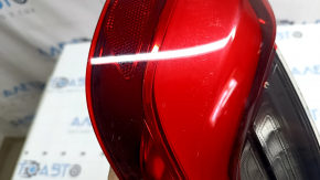 Zgârieturi la lumina de pe aripa exterioară stângă BMW 3 G20 19-21