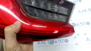 Zgârieturi la lumina de pe aripa exterioară stângă BMW 3 G20 19-21