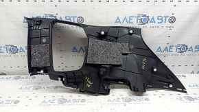 Накладка задней стойки левая Mitsubishi Outlander 22-26 черная, под 3 ряда, с заглушкой, потерта