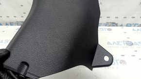 Mitsubishi Outlander 22-26 negru, ornament montanți față uzați, dreapta jos