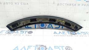 Накладка арки крыла задняя правая Audi Q7 20-26 на двери, черная крашена, отклеилось крепление